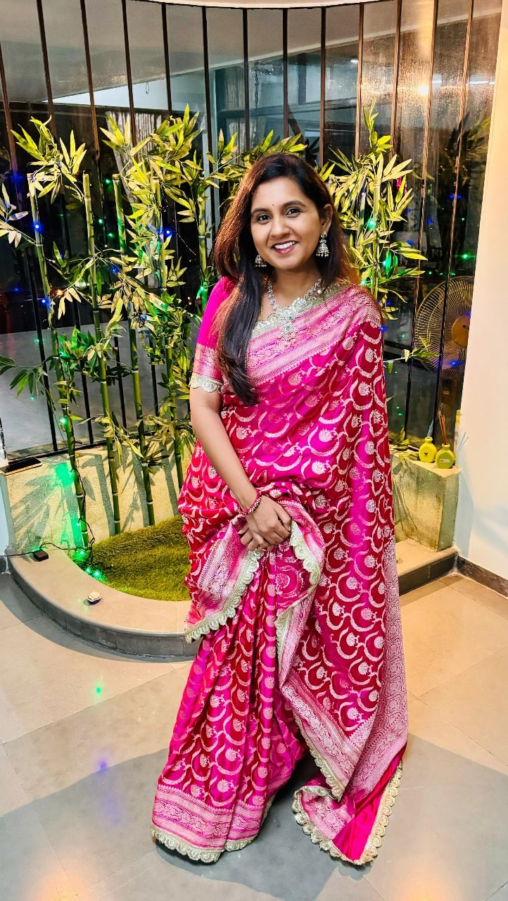 MUSHRO LACE-RANI PINK SAREE
