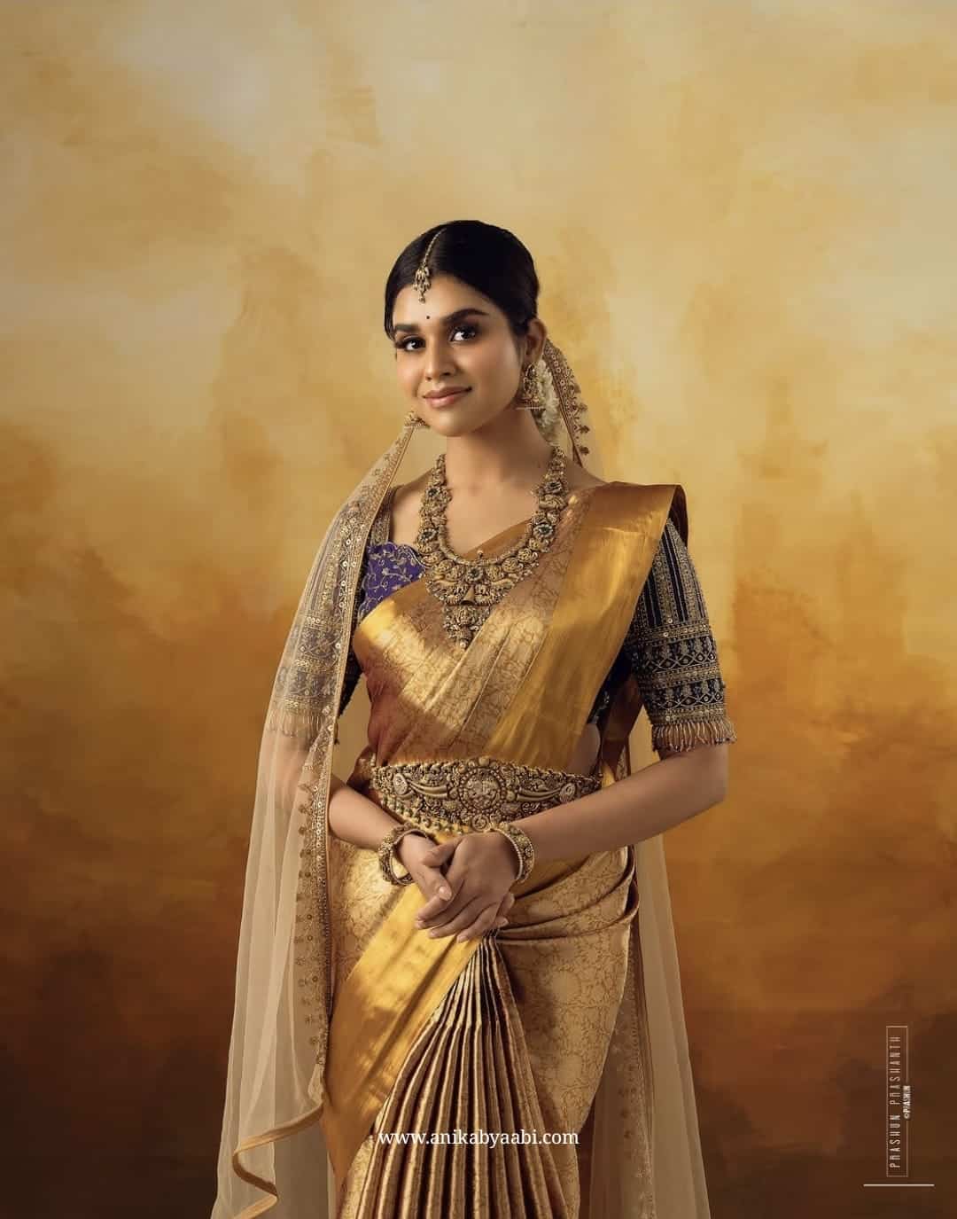 ROYAL ANTIQUE GOLD SAREE