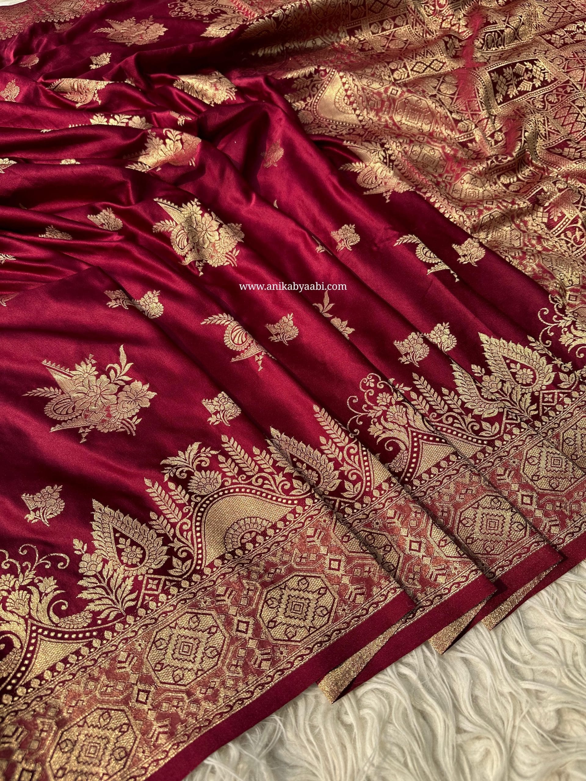 SATIN MUSHRO SAREE-MAROON