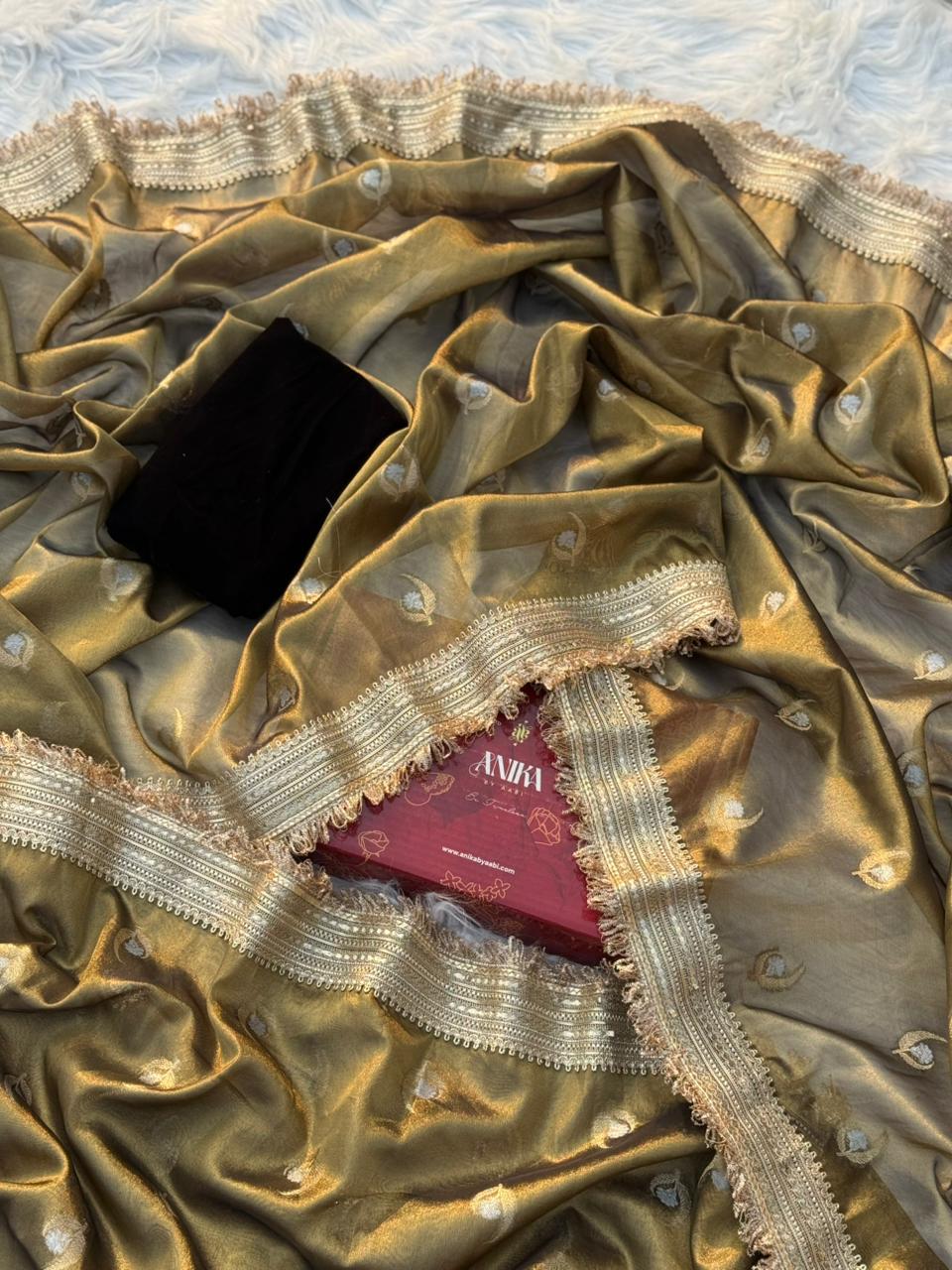 Luxe2-gold saree