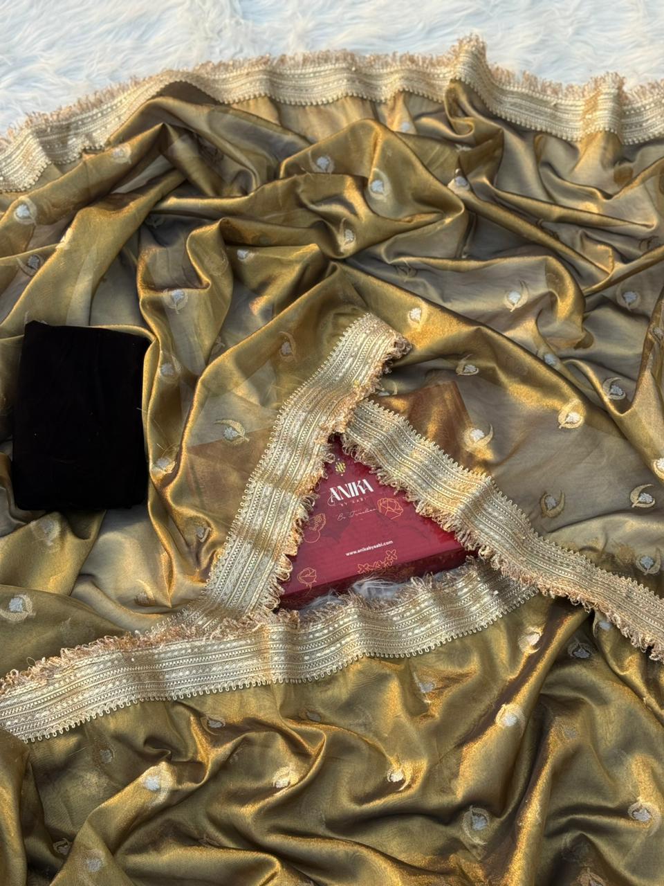 Luxe2-gold saree
