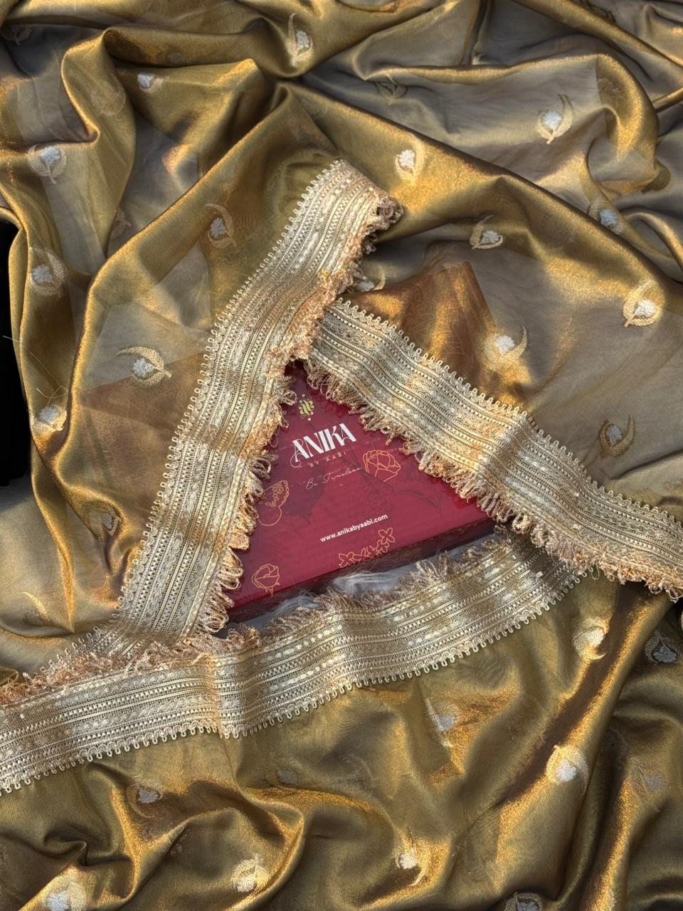 Luxe2-gold saree