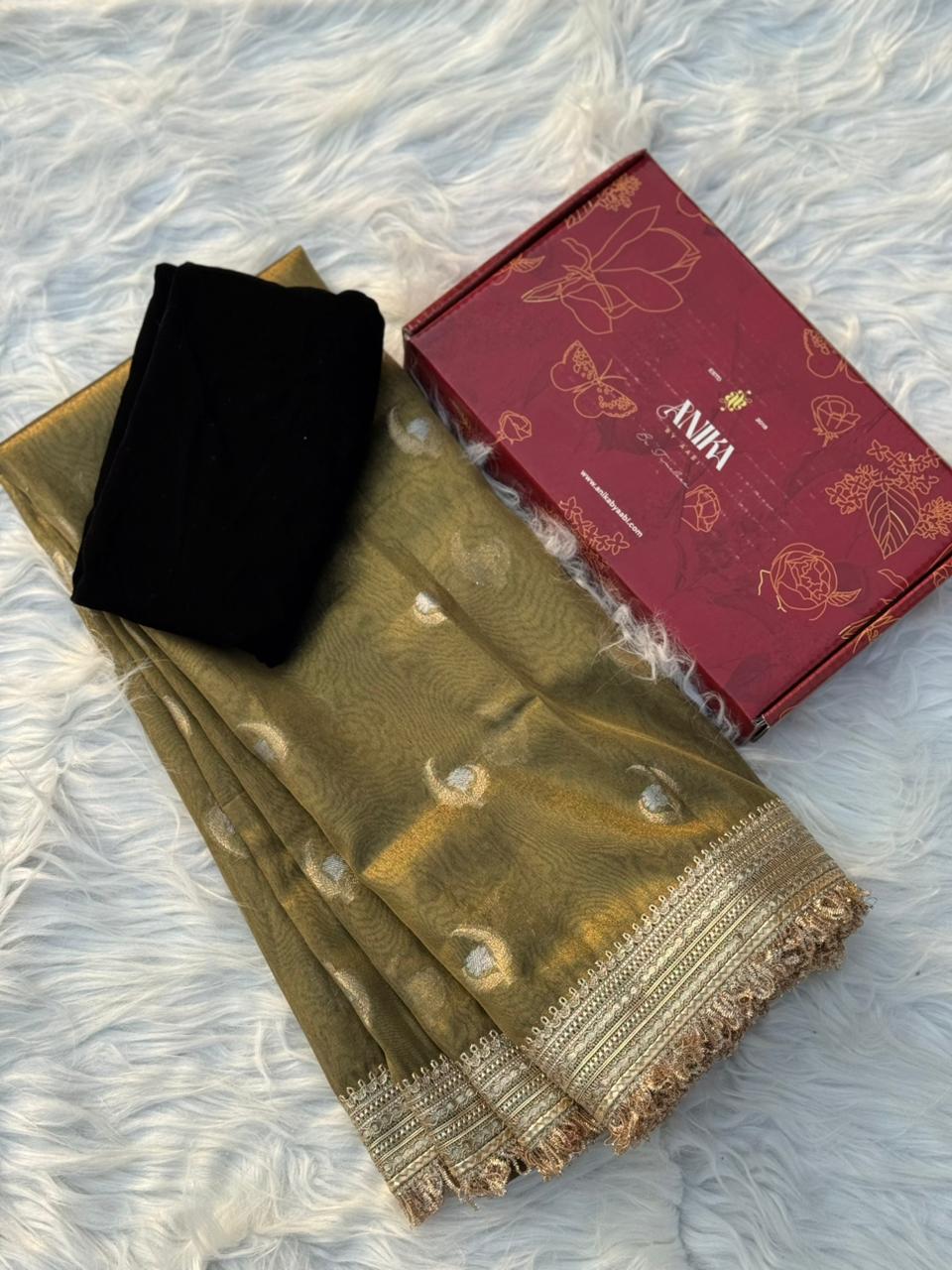 Luxe2-gold saree