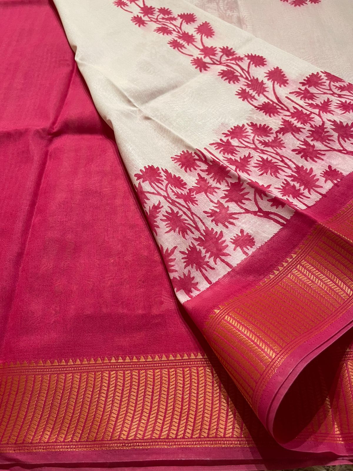VIHA - WHITE WITH BABYPINK SAREE