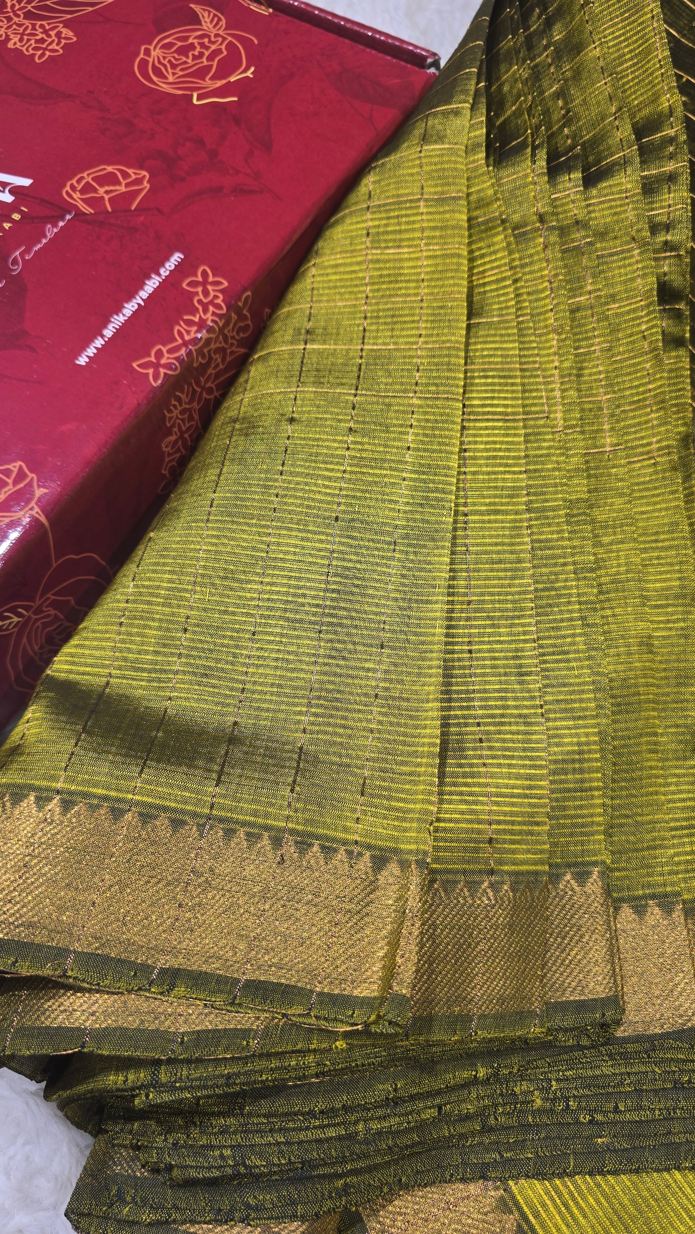 Anika's Handloom Mangalagiri pure silk saree - Olive green