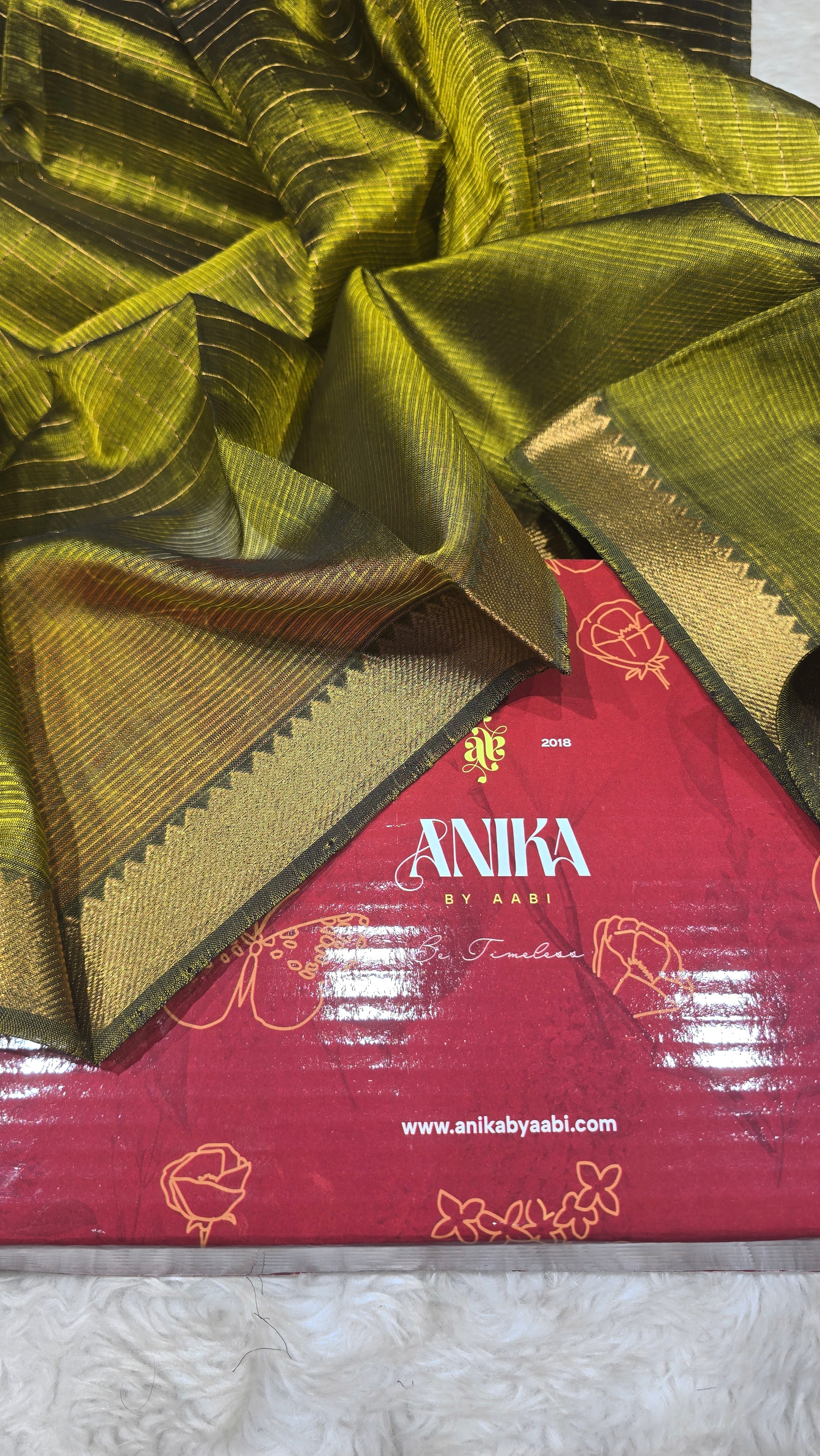 Anika's Handloom Mangalagiri pure silk saree - Olive green
