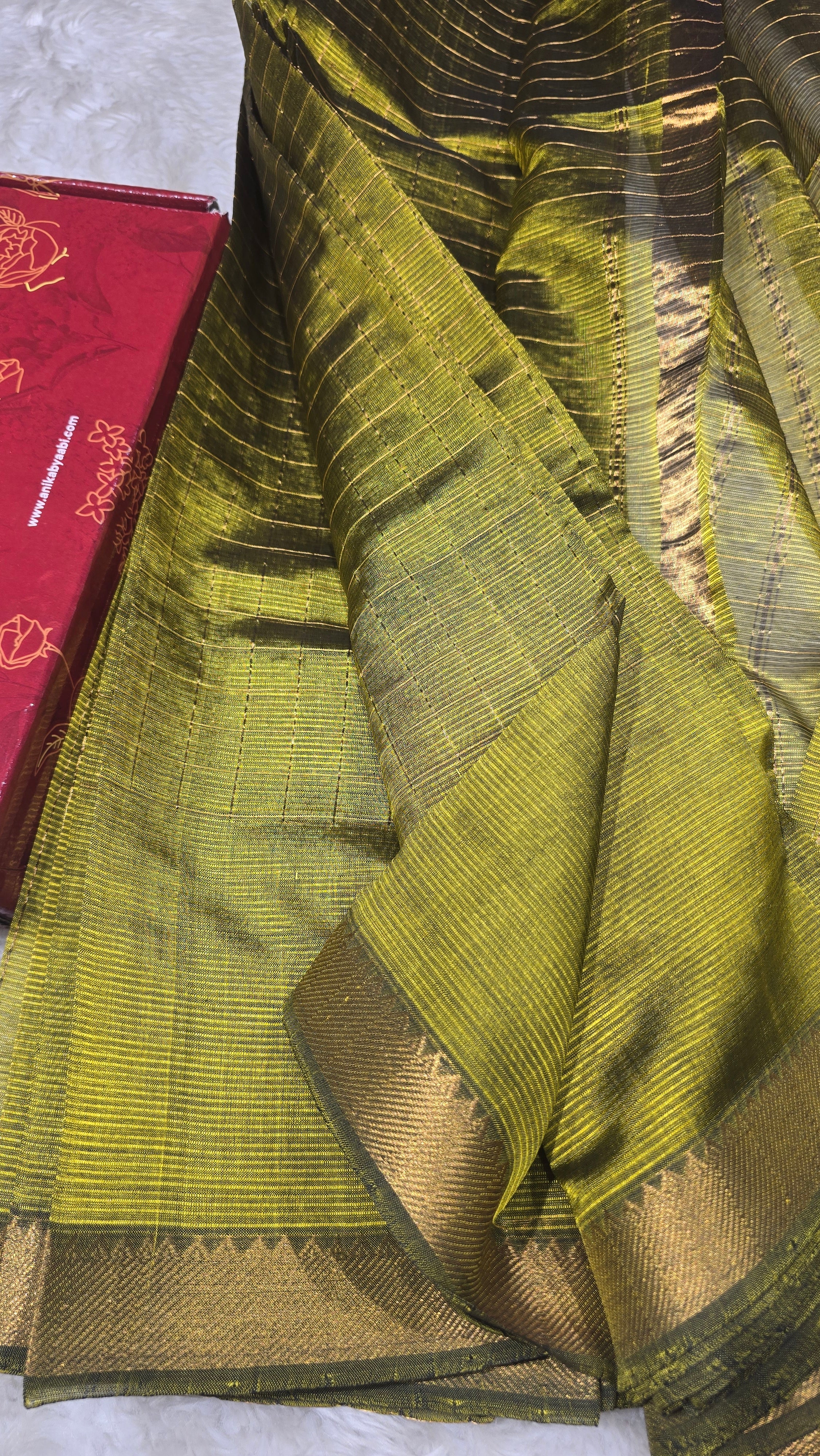 Anika's Handloom Mangalagiri pure silk saree - Olive green