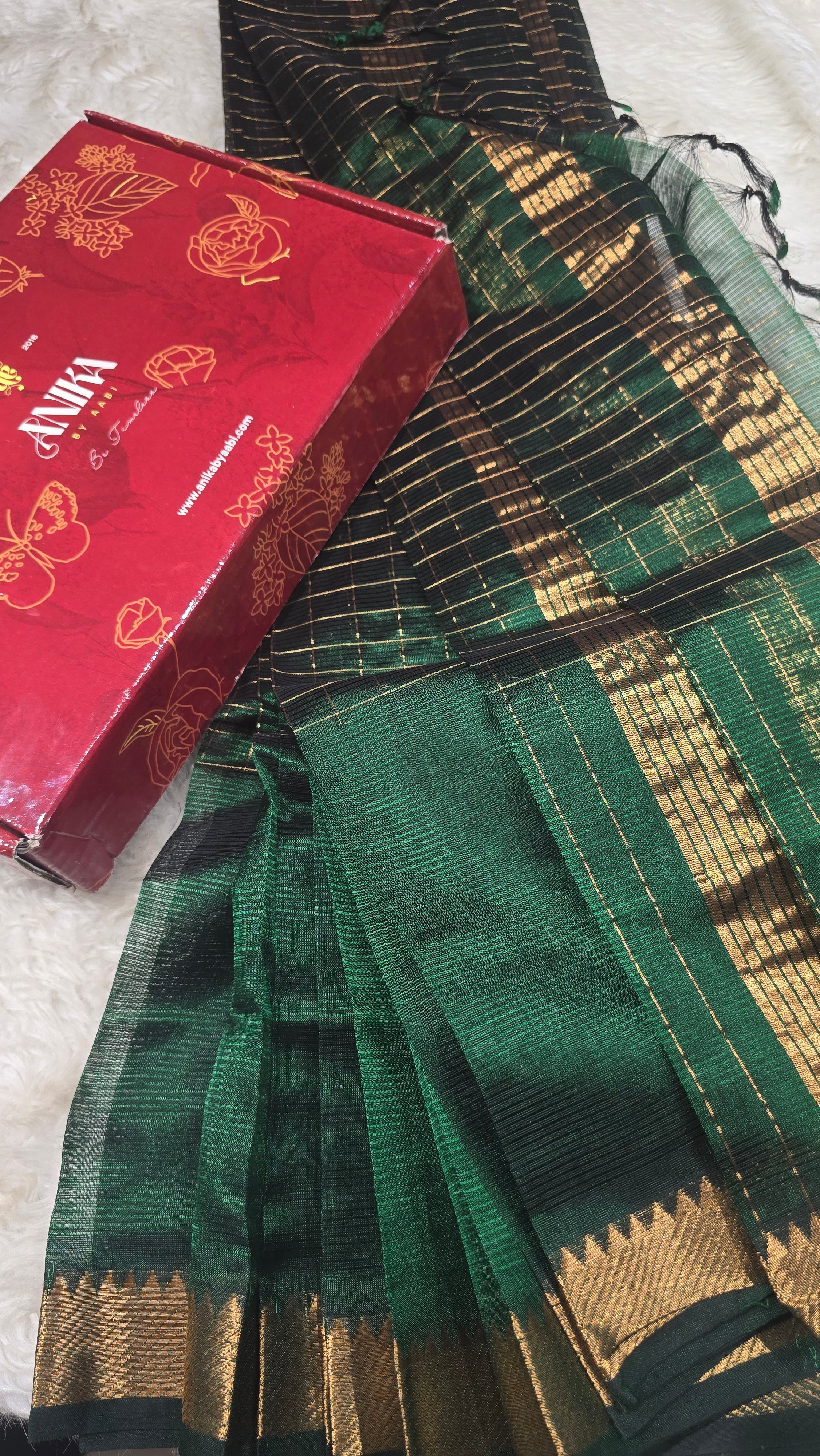 Anika's Handloom Mangalagiri pure silk saree -Bottle green