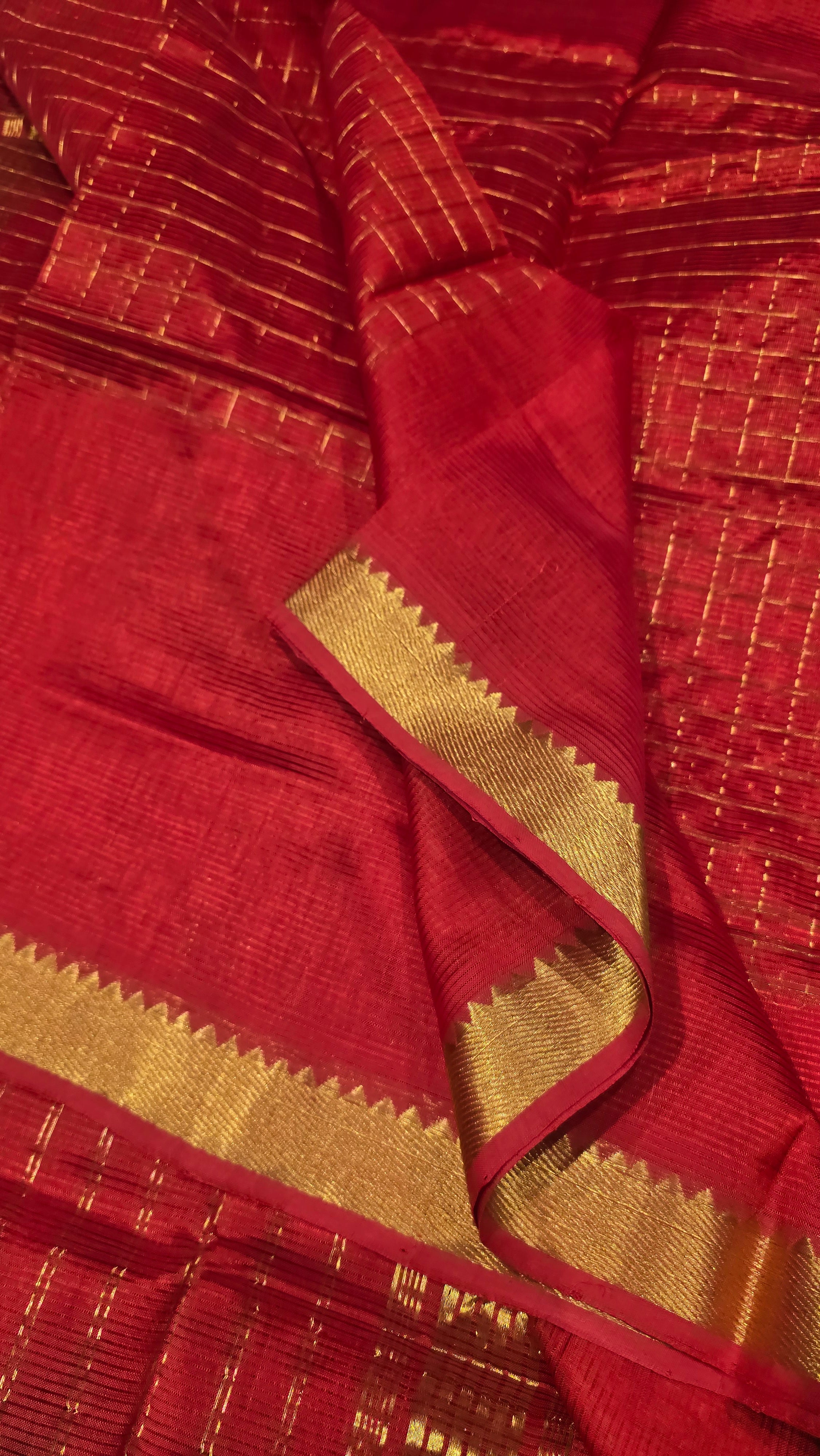 Anika's Handloom Mangalagiri pure silk saree - Red